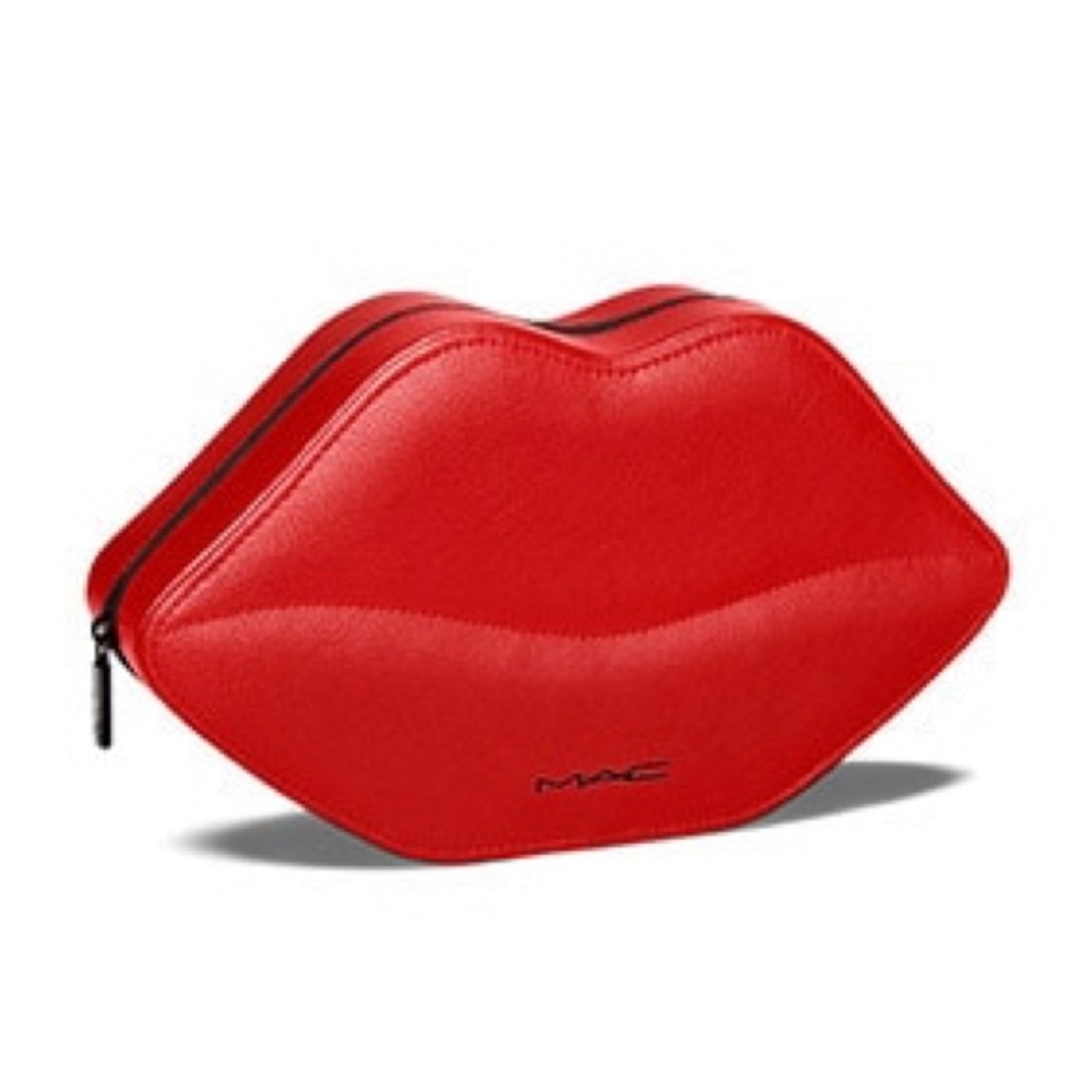 MAC Lip Clutch